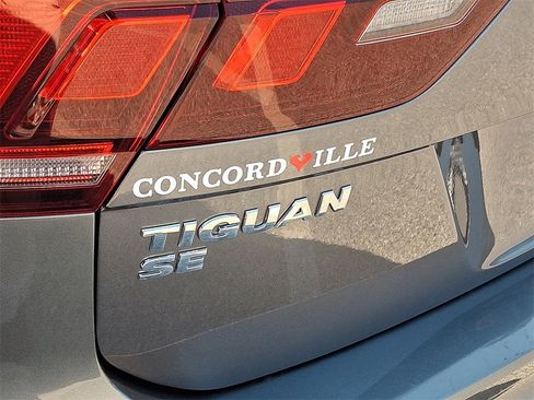 Used 2021 Volkswagen Tiguan SE image 31