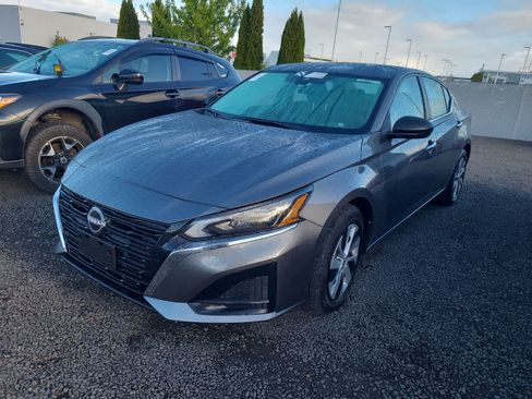 Used 2025 Nissan Altima 2.5 S image 1