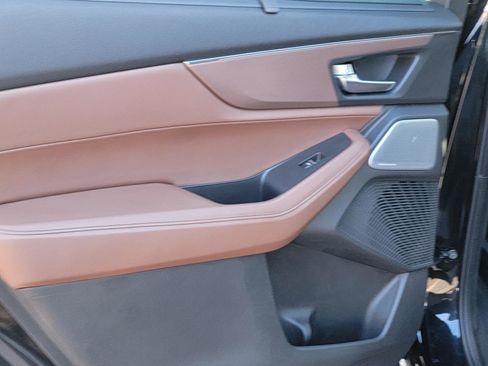 Certified 2025 Acura MDX SH-AWD w/ Technology Package image 10