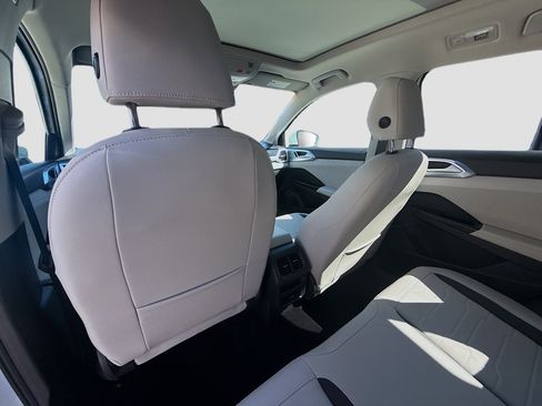 Used 2025 Volkswagen Taos SE image 26