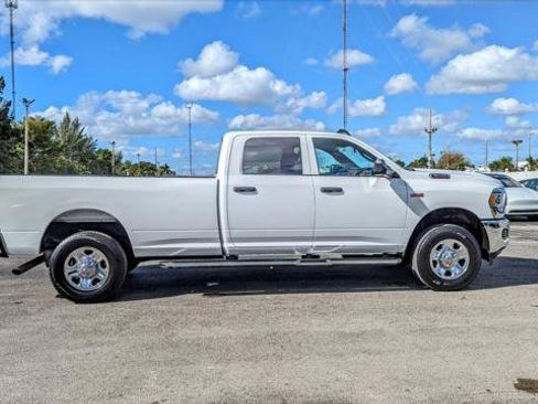 Used 2021 RAM 3500 Tradesman w/ Chrome Appearance Group image 9