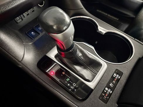 Used 2019 Toyota Highlander Limited image 18
