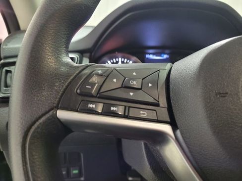 Used 2017 Nissan Rogue SV image 32