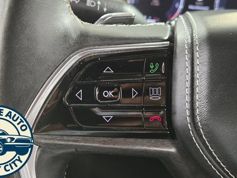 Used 2021 Jeep Grand Cherokee L Overland w/ Luxury Tech Group IV AWD/4WD image 12