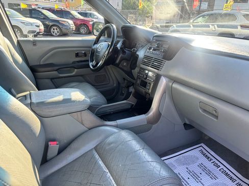 Used 2004 Honda Pilot EX image 24
