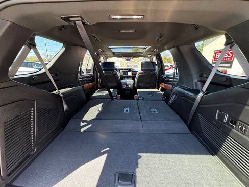 Used 2023 GMC Yukon Denali Ultimate AWD/4WD image 44