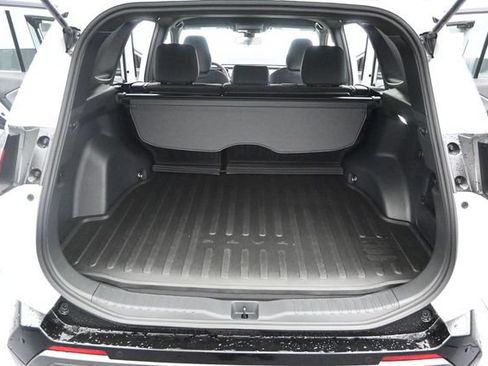 Used 2026 Toyota RAV4 SE AWD/4WD image 13