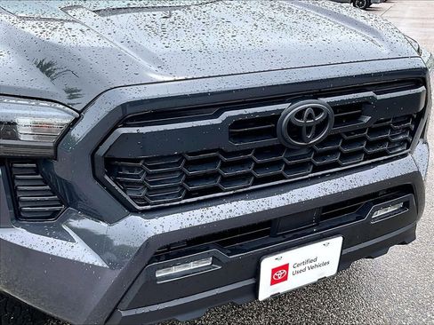 Used 2024 Toyota Tacoma TRD Off-Road AWD/4WD image 32