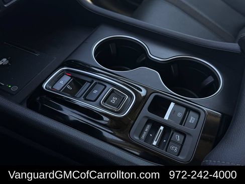 Used 2025 Honda Pilot Touring image 19