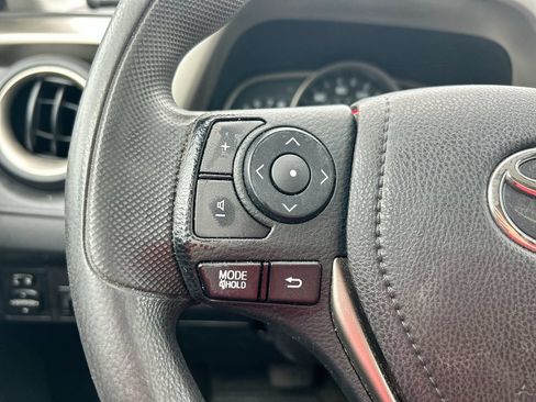 Used 2015 Toyota RAV4 LE AWD/4WD image 15