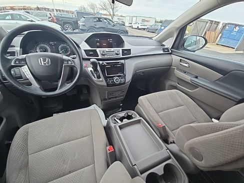 Used 2016 Honda Odyssey SE image 24