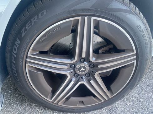 Certified 2024 Mercedes-Benz GLE 450 4MATIC image 2