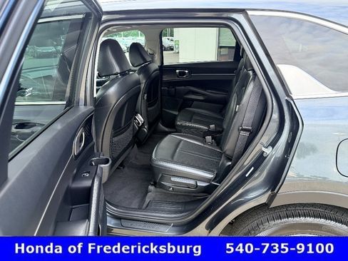 Used 2025 Kia Sorento EX w/ Panoramic Sunroof Package FWD image 24