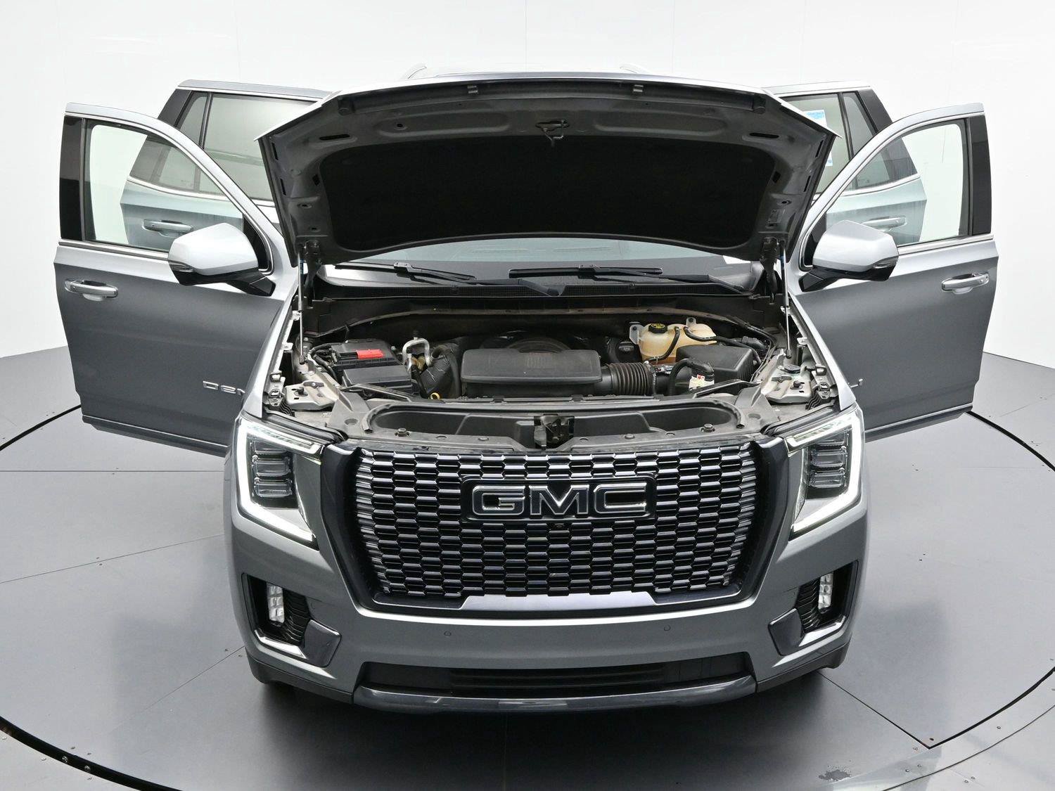Used 2023 GMC Yukon Denali Ultimate AWD/4WD image 44