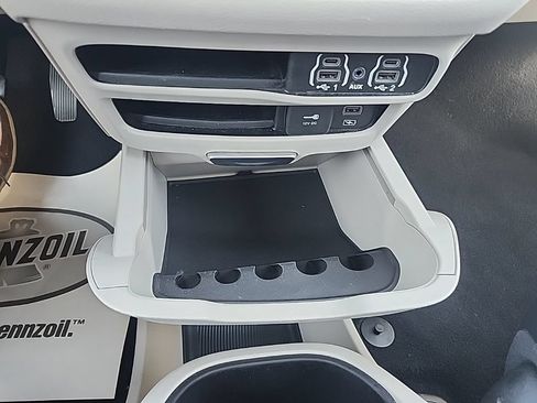 Certified 2022 Chrysler Pacifica Touring-L FWD image 10