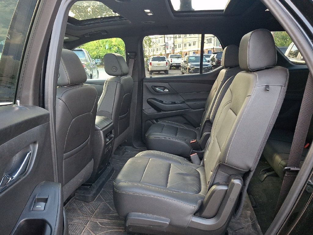 Used 2023 Chevrolet Traverse LT AWD/4WD image 9