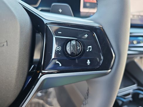 Used 2024 BMW 540i xDrive w/ Convenience Package image 18