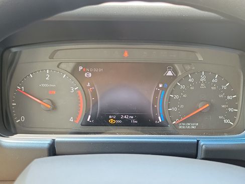 Used 2027 Isuzu NPR RWD image 12