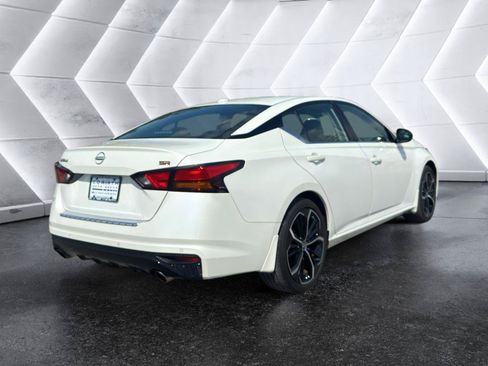 Used 2023 Nissan Altima 2.5 SR w/ SR Premium Package FWD image 7