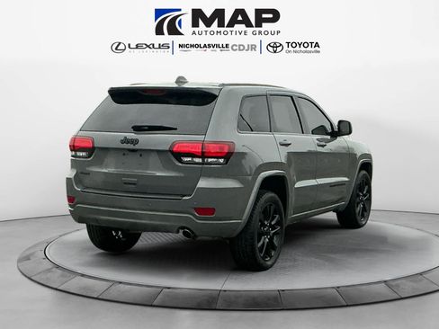 Used 2021 Jeep Grand Cherokee Laredo X image 5