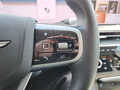 Used 2025 Genesis GV80 2.5T Prestige image 9