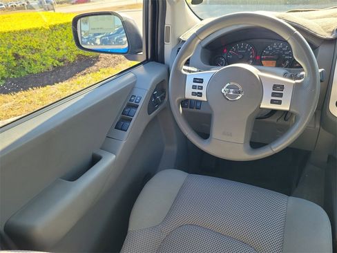 Used 2014 Nissan Frontier SV w/ SV Value Truck Package image 19