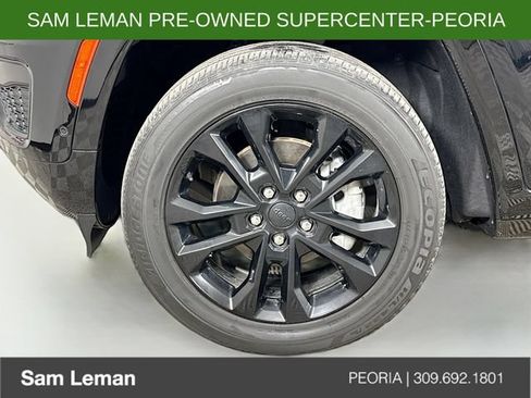 Used 2023 Jeep Grand Cherokee Overland w/ Rear Seat Video Group I AWD/4WD image 33