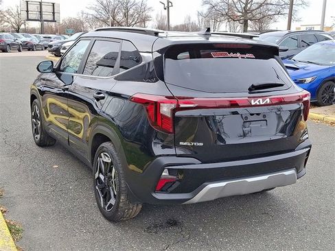 Certified 2025 Kia Seltos SX w/ SX Sunroof Package image 4
