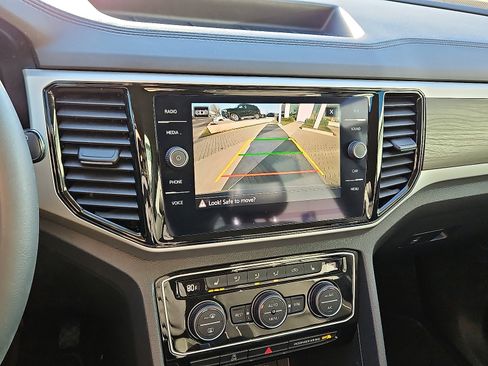 Used 2023 Volkswagen Atlas SE image 16