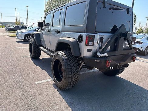 Used 2018 Jeep Wrangler Unlimited Sport S AWD/4WD image 9