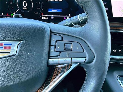 Used 2023 Cadillac Escalade Premium Luxury image 21