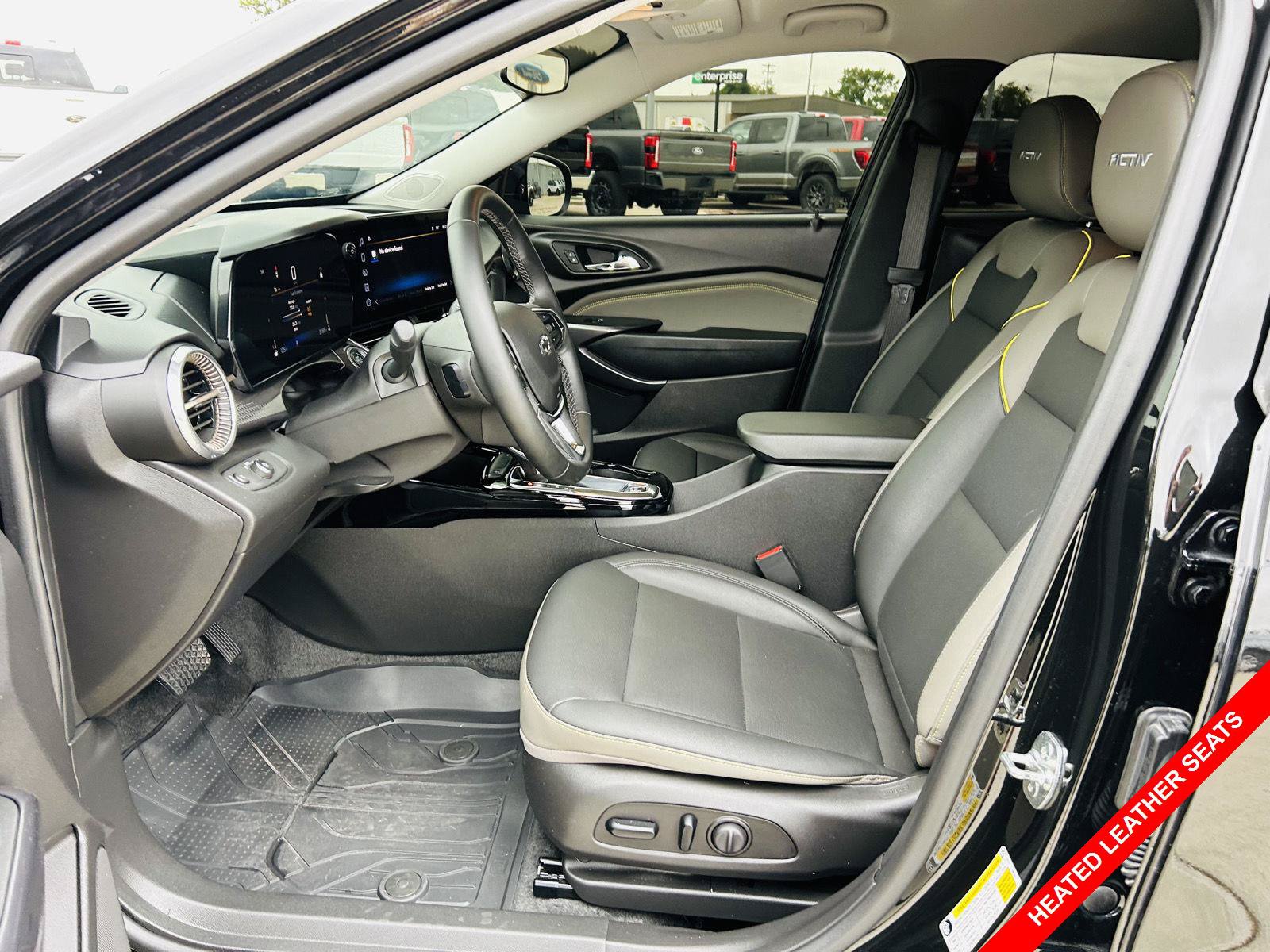Used 2025 Chevrolet Trax ACTIV FWD image 3