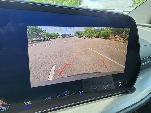 New 2025 Chevrolet Traverse LT image 14