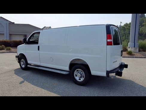 Used 2025 Chevrolet Express 2500 w/ Driver Convenience Package RWD image 6