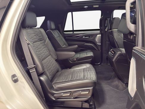 Used 2023 Cadillac Escalade V w/ Heavy-Duty Trailer Package image 27