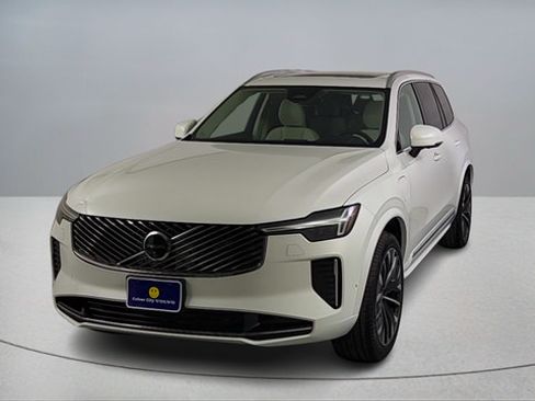 New 2026 Volvo XC90 T8 Ultra w/ Protection Package Premier AWD/4WD image 2