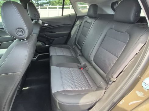 Used 2024 Chevrolet Trax LT w/ Driver Confidence Package FWD image 7