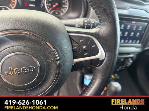 Used 2019 Jeep Renegade Latitude w/ Cold Weather Group image 21