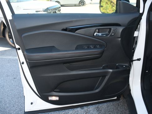 New 2026 Honda Ridgeline Black Edition image 5
