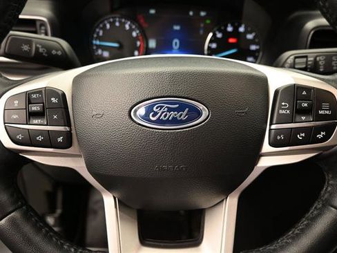 Used 2023 Ford Explorer XLT w/ Equipment Group 202A RWD image 10