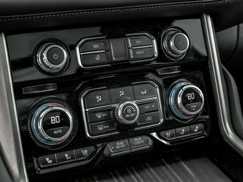 Used 2021 GMC Yukon Denali w/ Denali Premium Package image 26