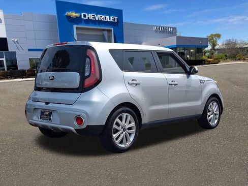 Used 2018 Kia Soul + FWD image 21