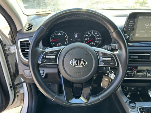 Used 2021 Kia Seltos S image 17