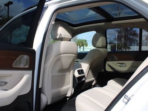 Used 2022 Mercedes-Benz GLE 450 4MATIC w/ AMG Line Exterior image 30