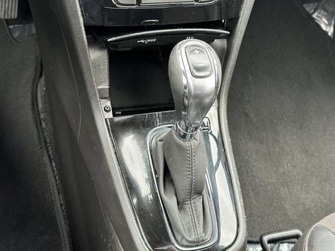 Used 2018 Buick Encore Preferred image 20