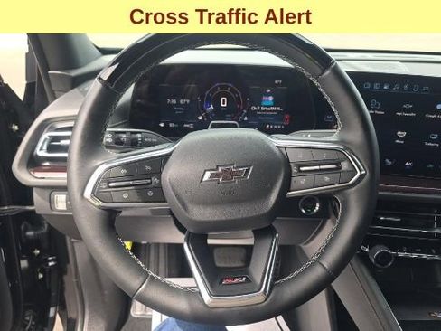 Used 2025 Chevrolet Traverse Z71 w/ Enhanced Driving Package AWD/4WD image 11