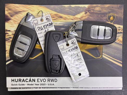 Used 2021 Lamborghini Huracan EVO image 48