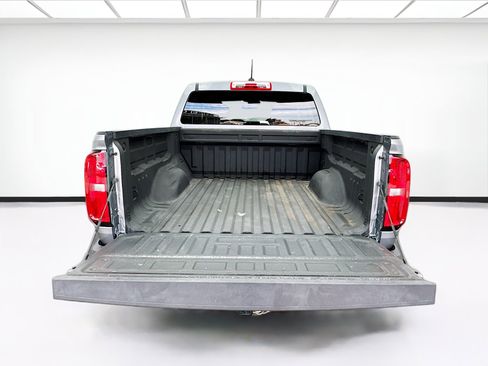 Used 2021 Chevrolet Colorado LT w/ Safety Package image 17