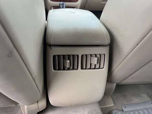 Used 2007 Cadillac DTS Luxury I w/ Sun And Sound Package image 15