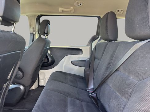 Used 2020 Dodge Grand Caravan SE w/ UConnect Hands-Free Group image 16